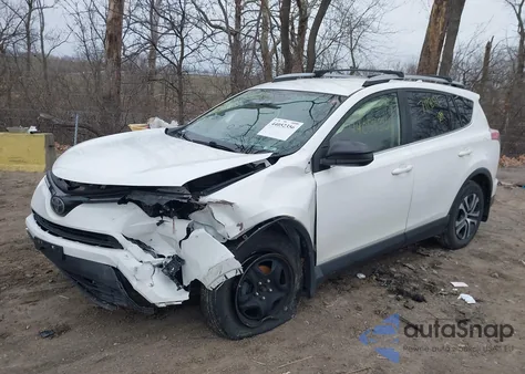 2017 Toyota Rav4 Le z USA, uszkodzony, nr VIN JTMBFREV8HJ711841